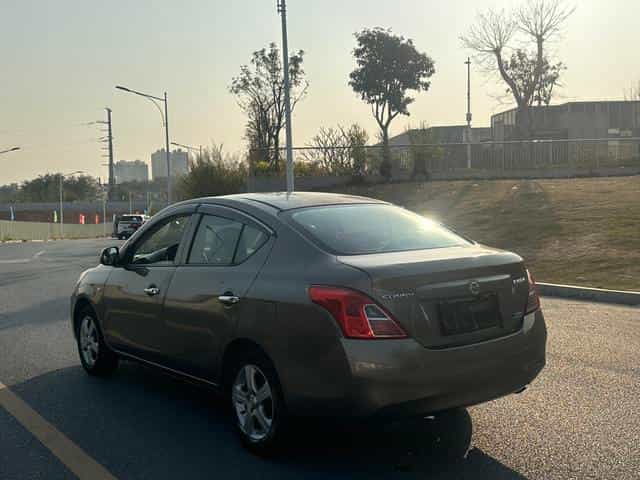 undefined undefined 2011-photo-11