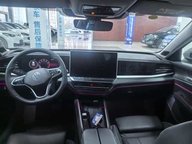 undefined undefined 2025-photo-10
