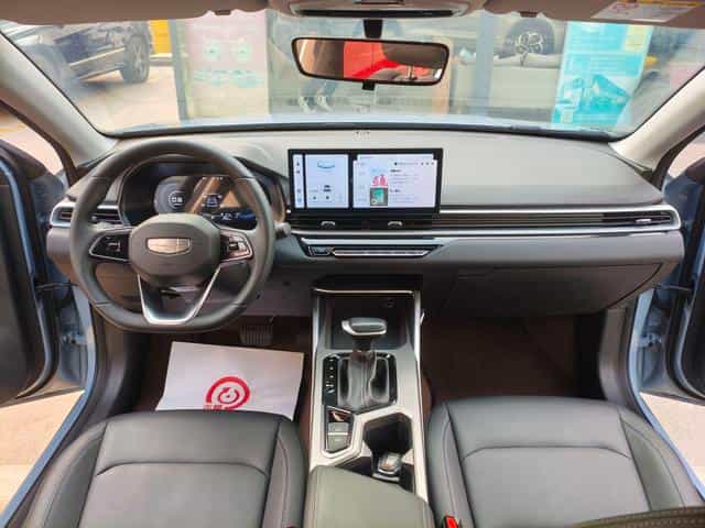 undefined undefined 2025-photo-8