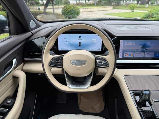 undefined undefined 2025-photo-21
