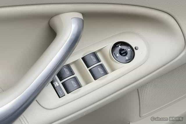 undefined undefined 2011-photo-12