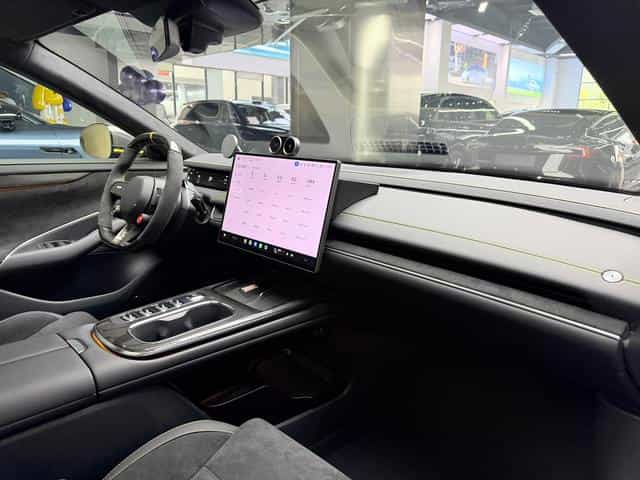 undefined undefined 2025-photo-14