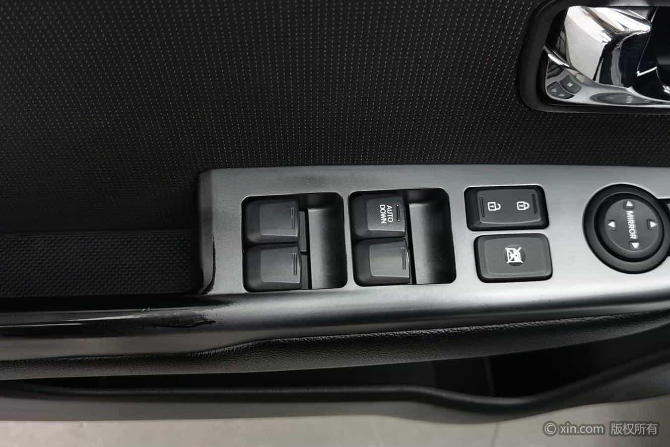 undefined undefined 2011-photo-12
