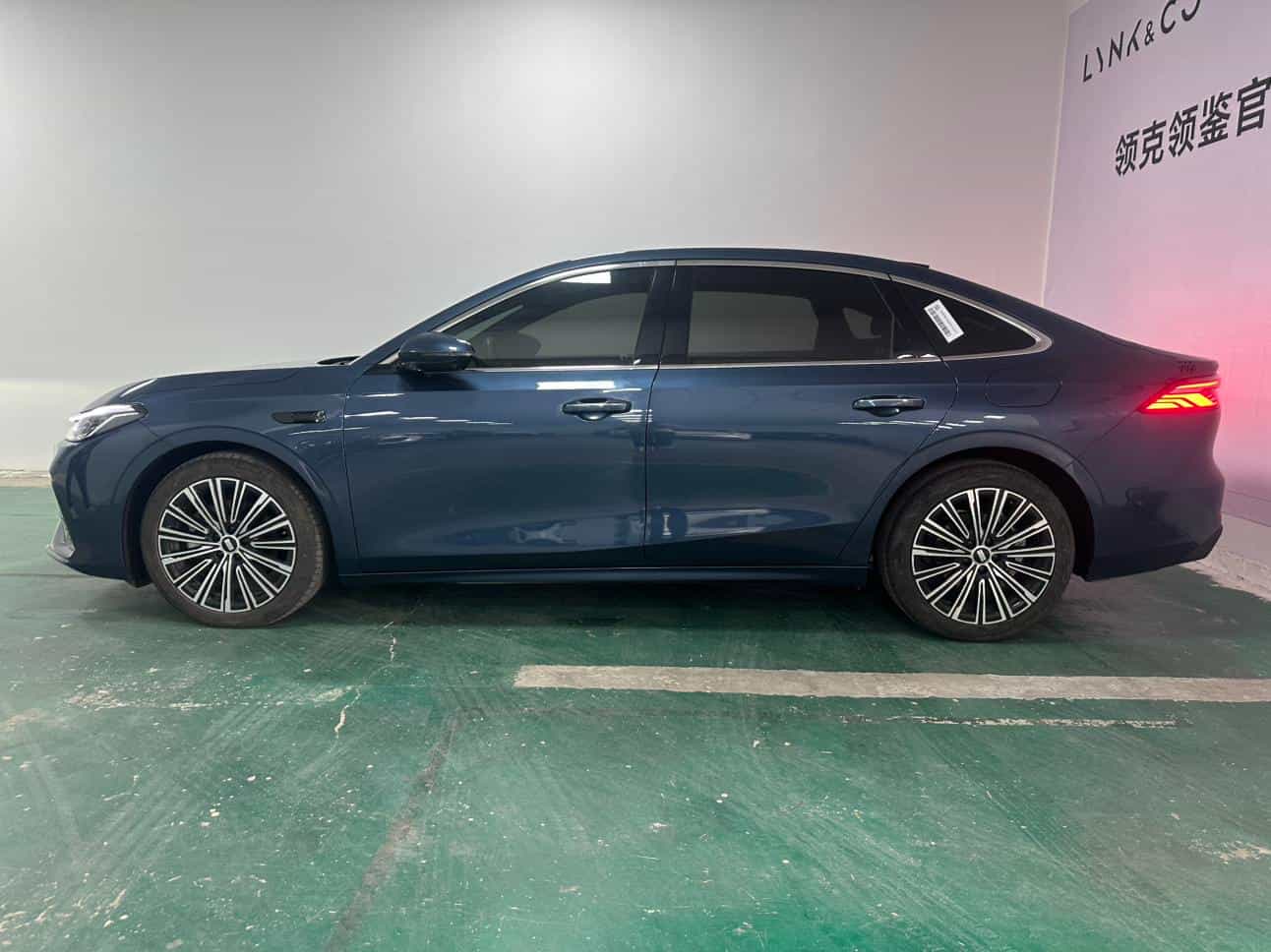undefined undefined 2025-photo-5