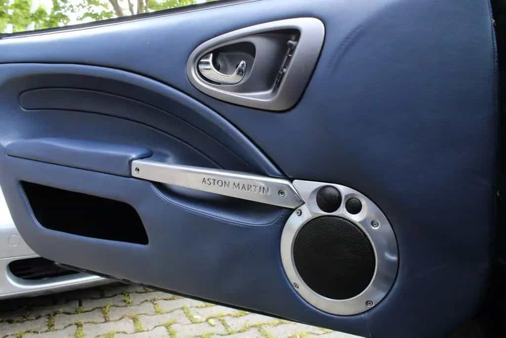 Aston Martin Vanquish V12 2+2 - dt. Fzg. - gr. KD neu 04/2004-photo-14