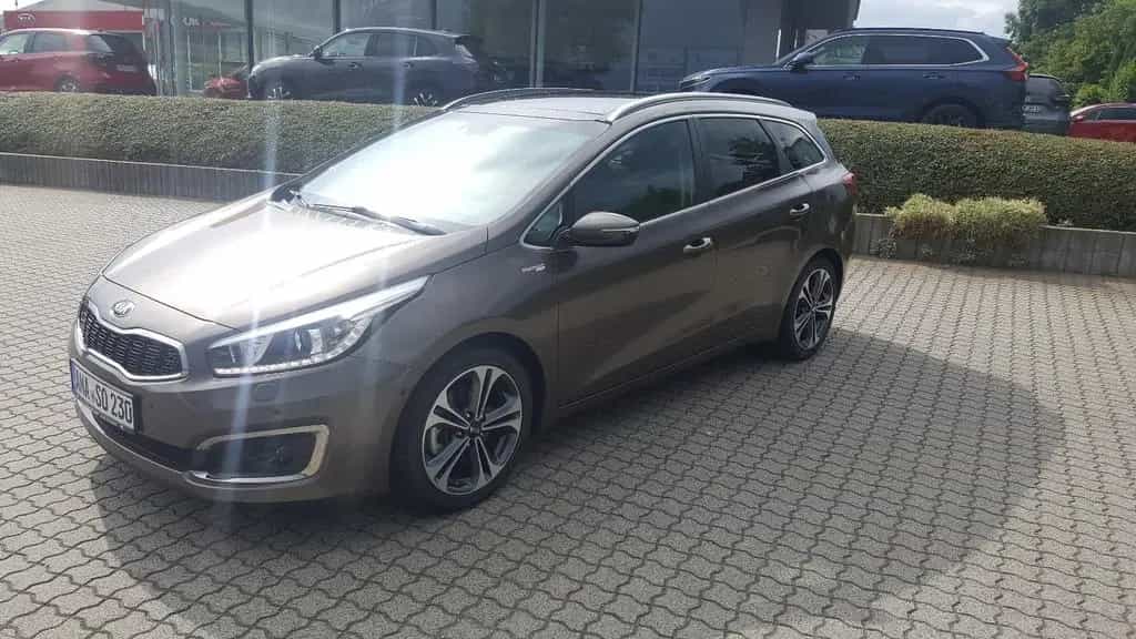 Kia Ceed SW 1.6 Platinum LEDER DACH NAVI BI-XENON 07/2017-photo-0