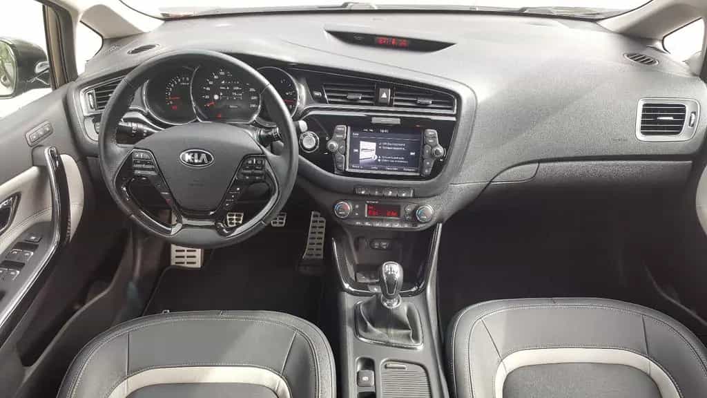 Kia Ceed SW 1.6 Platinum LEDER DACH NAVI BI-XENON 07/2017-photo-11