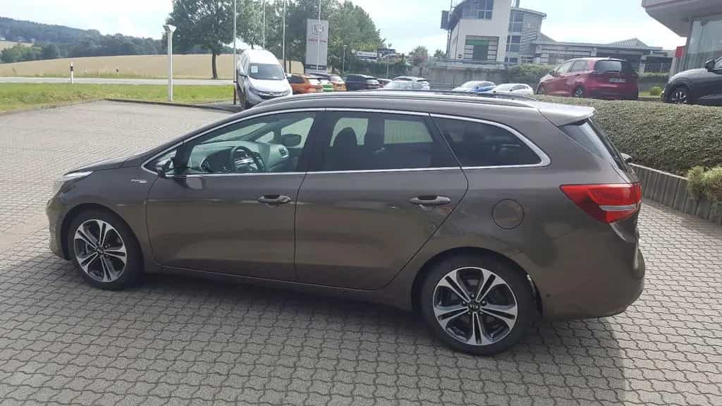 Kia Ceed SW 1.6 Platinum LEDER DACH NAVI BI-XENON 07/2017-photo-6