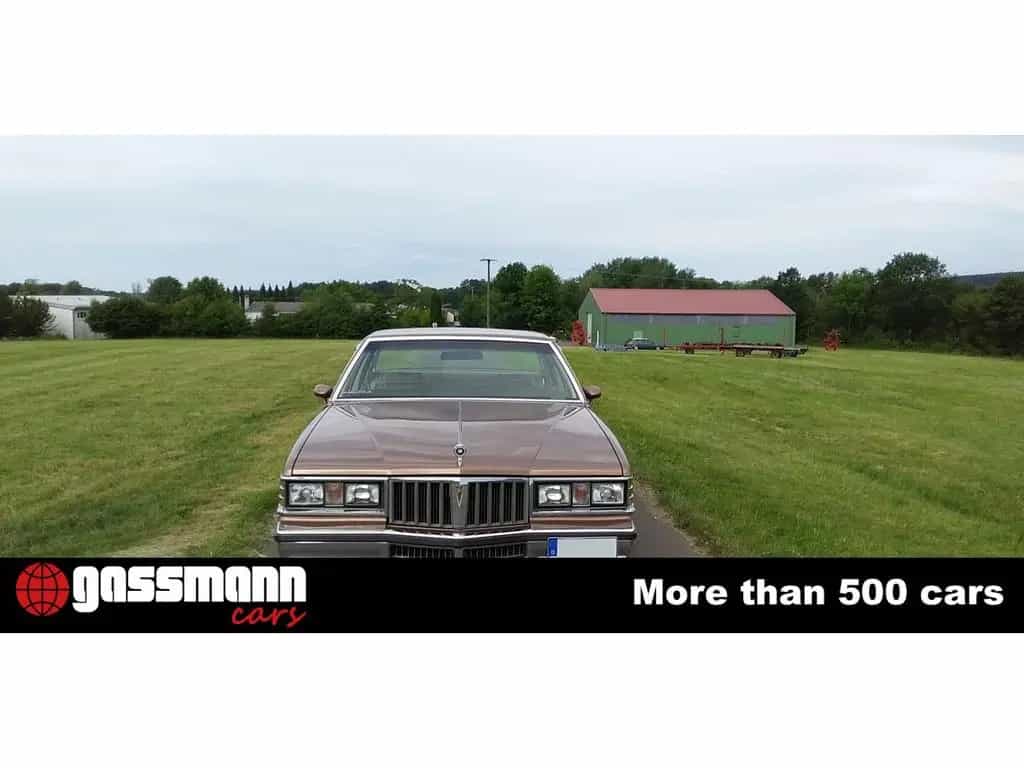 Pontiac Bonneville , 4-Door Sedan 06/1981-photo-1