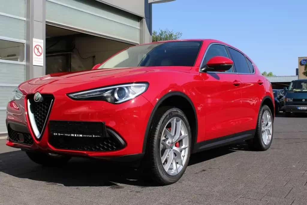 Alfa Romeo Stelvio Lusso Voll AHK, LederArmaturen 09/2019-photo-1