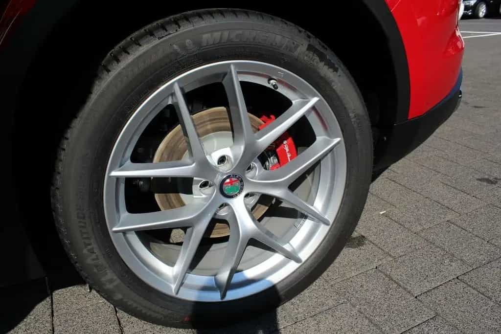 Alfa Romeo Stelvio Lusso Voll AHK, LederArmaturen 09/2019-photo-15