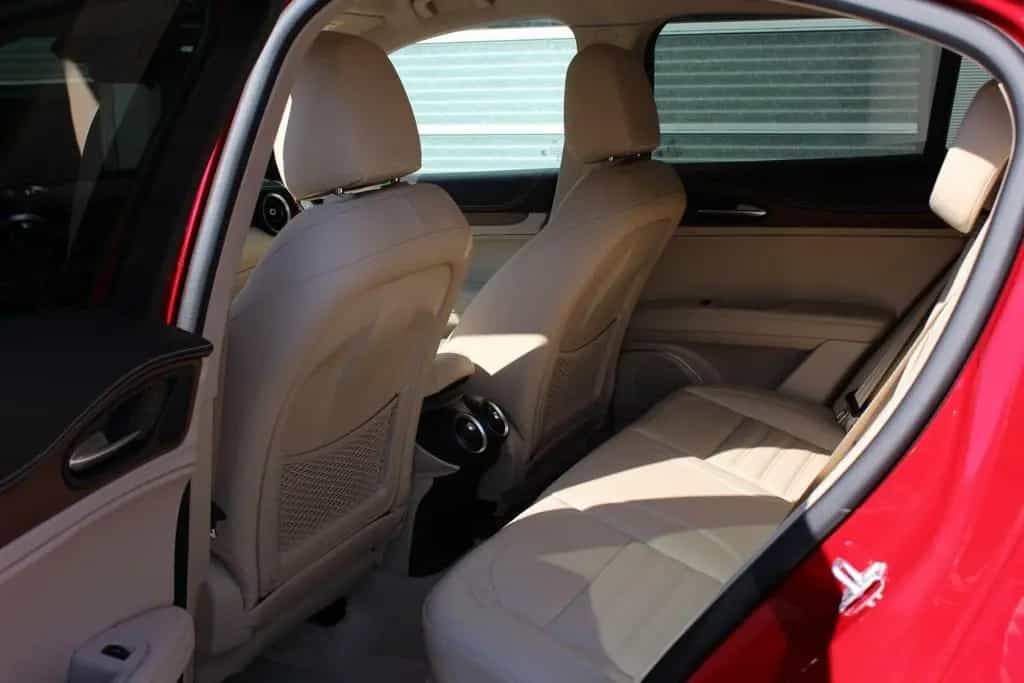Alfa Romeo Stelvio Lusso Voll AHK, LederArmaturen 09/2019-photo-8