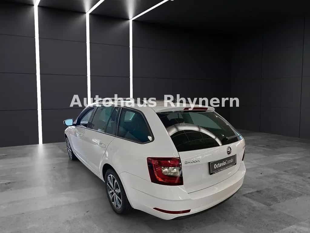 Skoda Octavia Combi III 2.0 TDI 110kW DSG Soleil 12/2020-photo-2