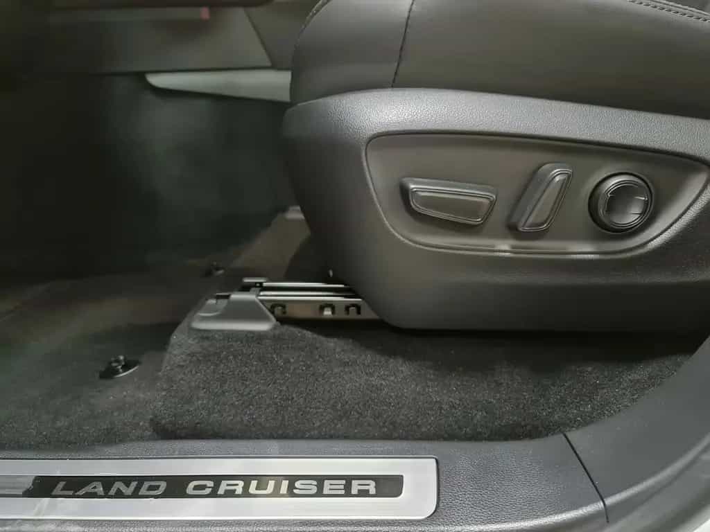 Toyota Land Cruiser LC300+70thANV+NEU+EUreg+HUD+360cam+RearTV+415HP 07/2023-photo-10