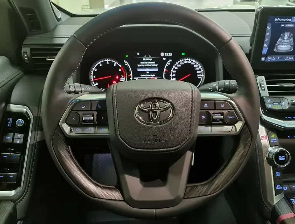 Toyota Land Cruiser LC300+70thANV+NEU+EUreg+HUD+360cam+RearTV+415HP 07/2023-photo-14