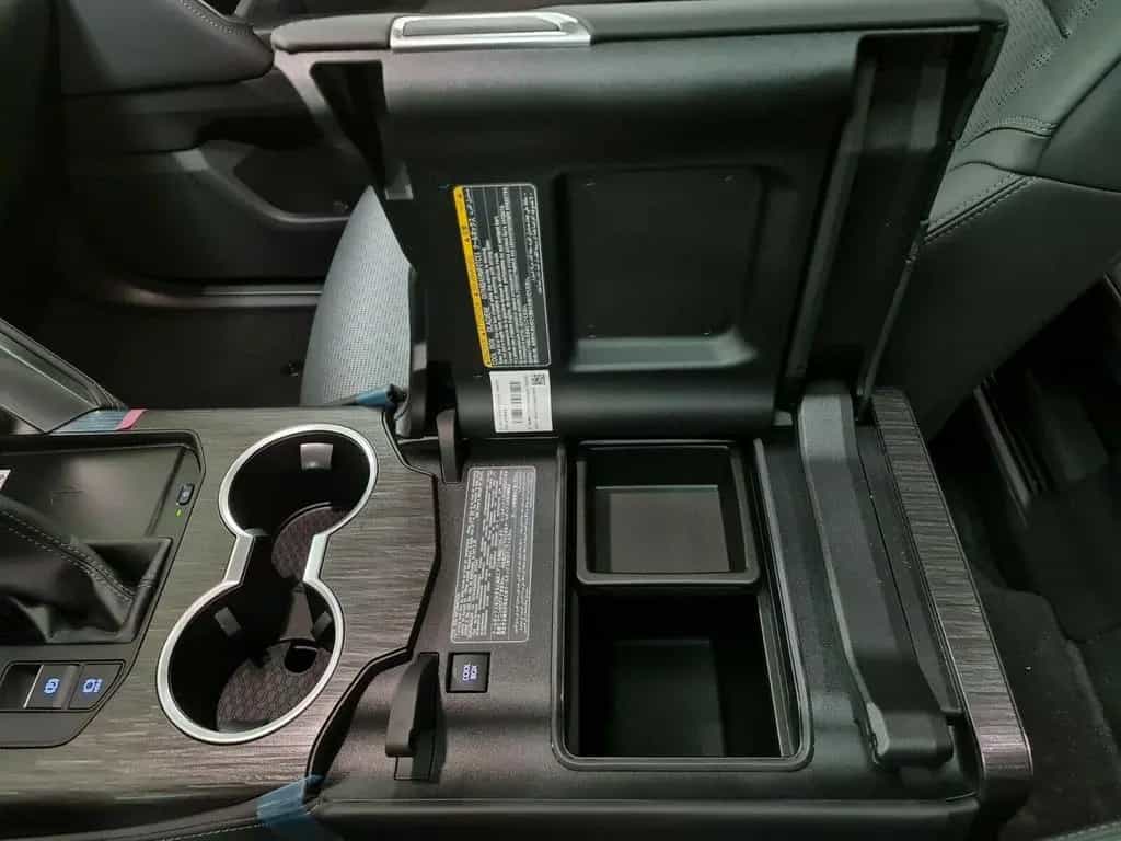 Toyota Land Cruiser LC300+70thANV+NEU+EUreg+HUD+360cam+RearTV+415HP 07/2023-photo-17