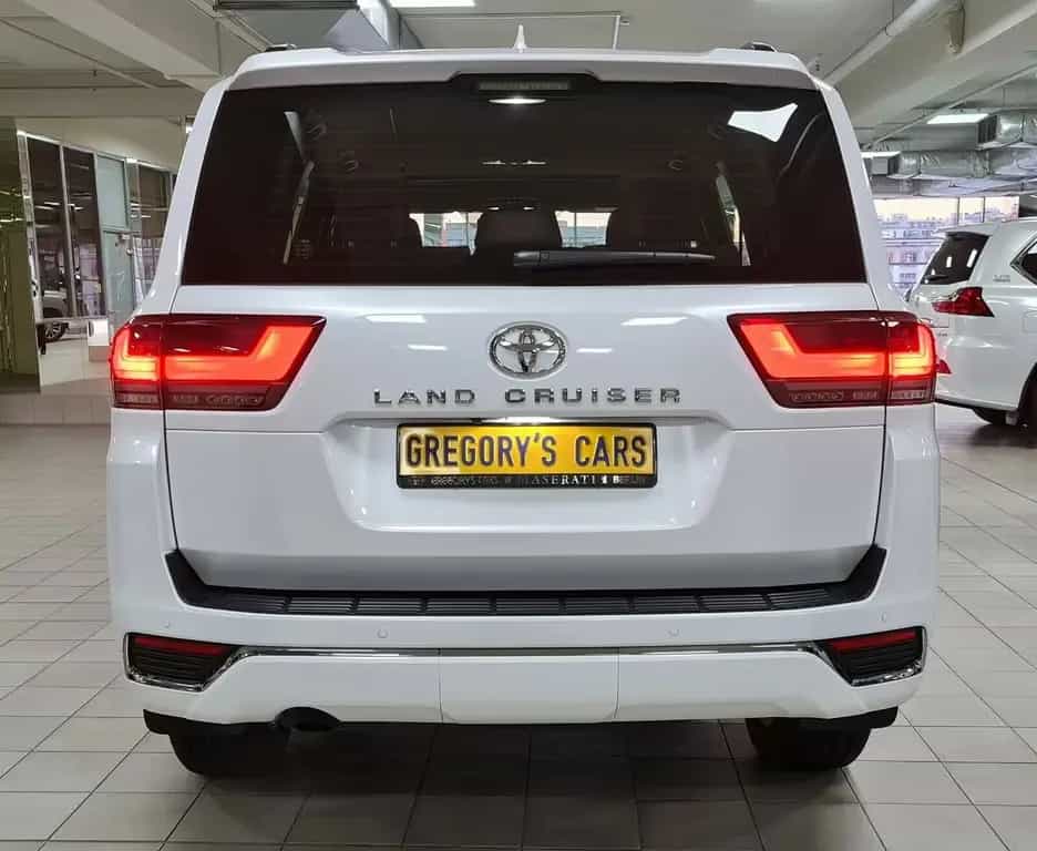 Toyota Land Cruiser LC300+70thANV+NEU+EUreg+HUD+360cam+RearTV+415HP 07/2023-photo-4
