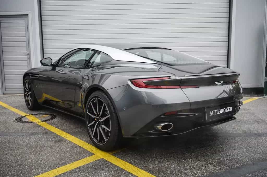 Aston Martin DB11 5.2 V12 Launch Edition 03/2017-photo-5