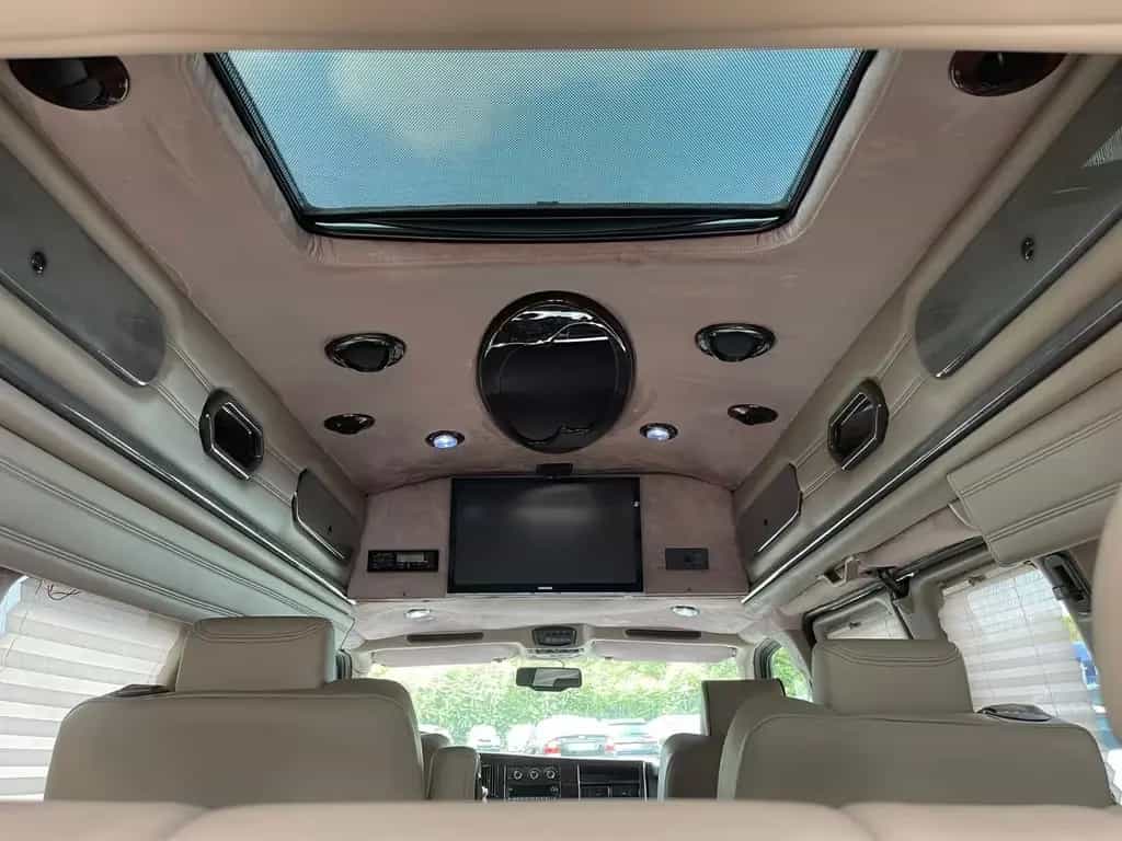 GMC Savana LONG+HIGHroof+NEW+CadillacFace+AWD+FULL 02/2024-photo-21