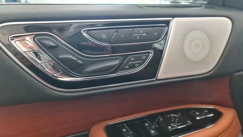 Lincoln Navigator VOLL+LONG+TWIN.TURBO+BLACK.EDITION+NEW null-photo-11