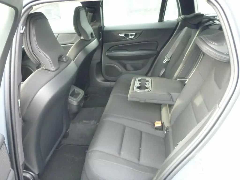 Volvo V60 B4 Diesel Momentum Pro Automatik 10/2021-photo-10