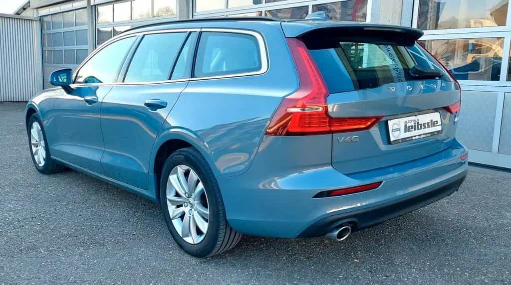 Volvo V60 B4 Diesel Momentum Pro Automatik 10/2021-photo-3