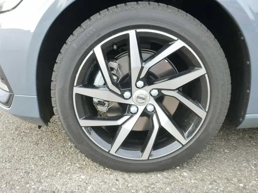 Volvo V60 B4 Diesel Momentum Pro Automatik 10/2021-photo-7