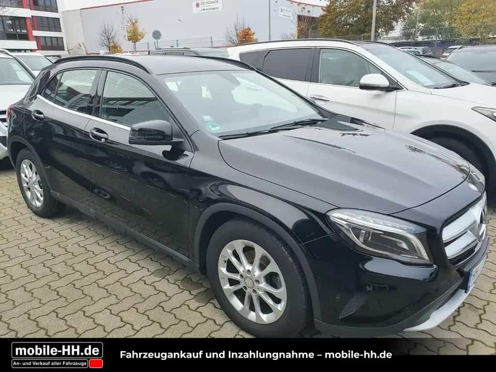 Mercedes-Benz GLA 180 *LEDER*BI-XENON*NAVI*PDC*STYLE* 02/2017-photo-0