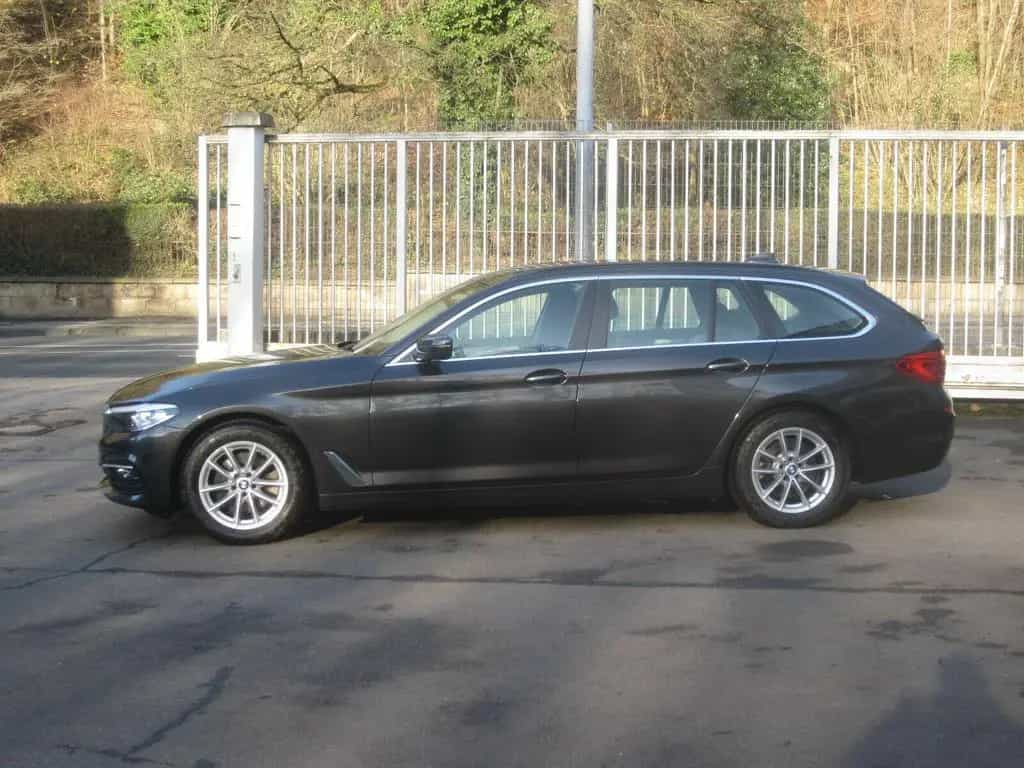 BMW 5 Series 520 d xDrive Touring Automatik Navi Kamera Park 05/2019-photo-1