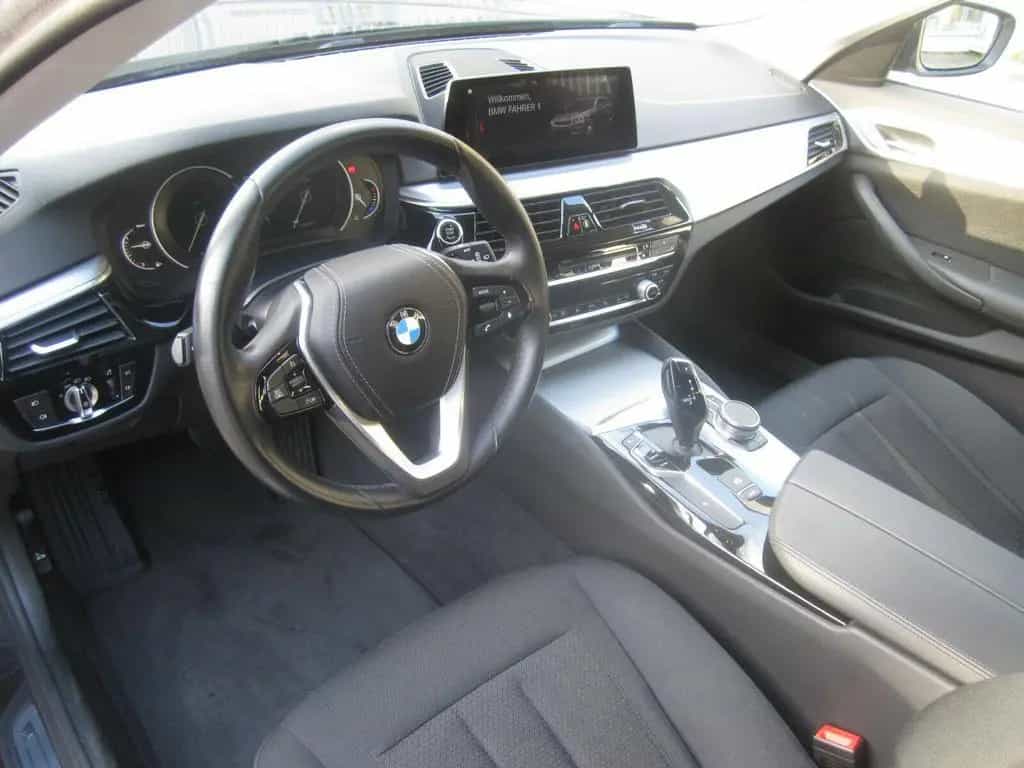 BMW 5 Series 520 d xDrive Touring Automatik Navi Kamera Park 05/2019-photo-8