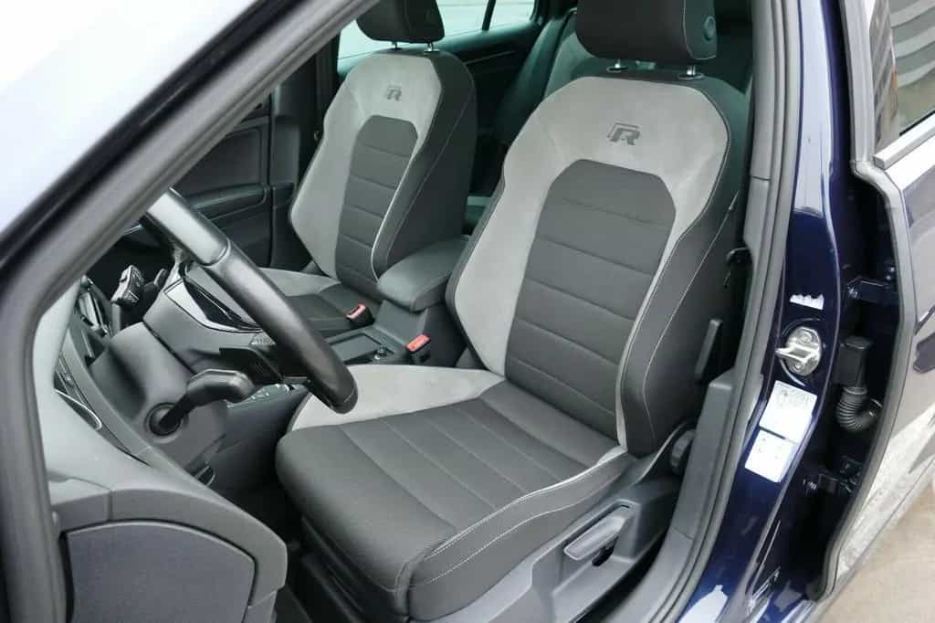 Volkswagen Golf 2.0 TSI DSG 4MOTION BMT R Variant PANO NAVI 01/2017-photo-18