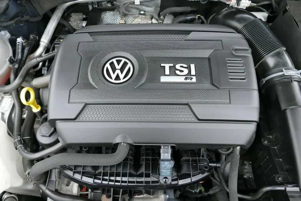 Volkswagen Golf 2.0 TSI DSG 4MOTION BMT R Variant PANO NAVI 01/2017-photo-22