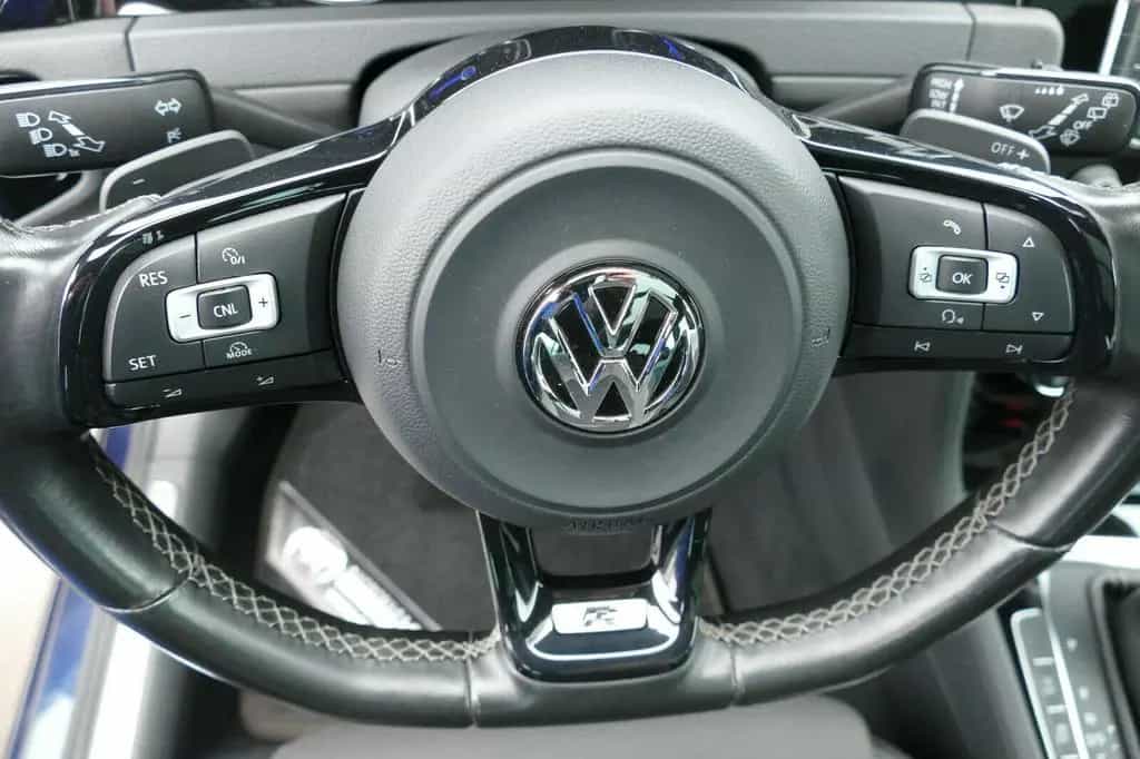 Volkswagen Golf 2.0 TSI DSG 4MOTION BMT R Variant PANO NAVI 01/2017-photo-26