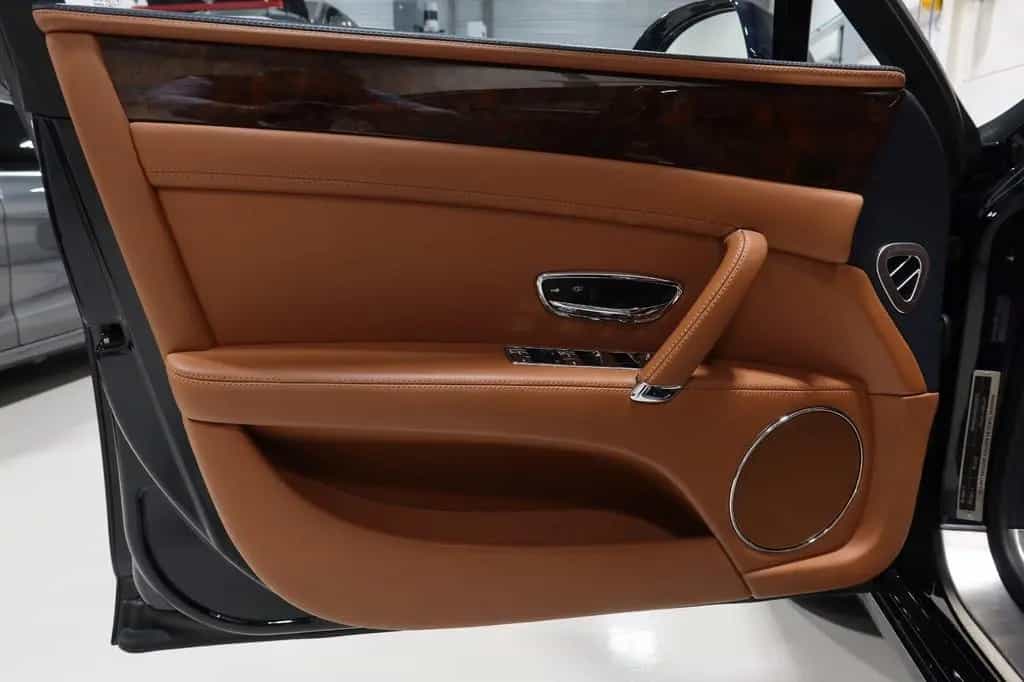 Bentley Flying Spur 4.0 V8 S 1.Hand Scheckheftgepflegt 06/2017-photo-12