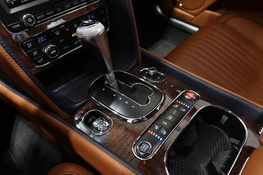 Bentley Flying Spur 4.0 V8 S 1.Hand Scheckheftgepflegt 06/2017-photo-16