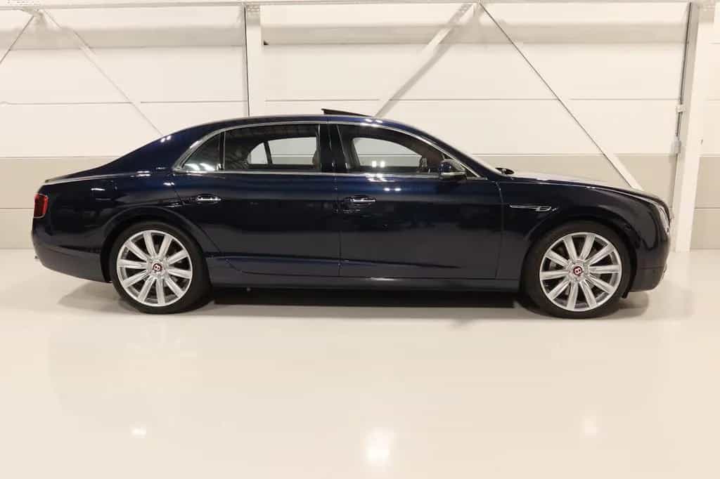 Bentley Flying Spur 4.0 V8 S 1.Hand Scheckheftgepflegt 06/2017-photo-2