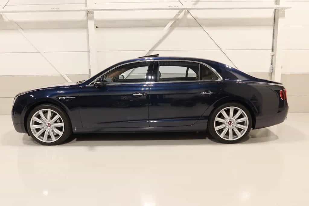 Bentley Flying Spur 4.0 V8 S 1.Hand Scheckheftgepflegt 06/2017-photo-3