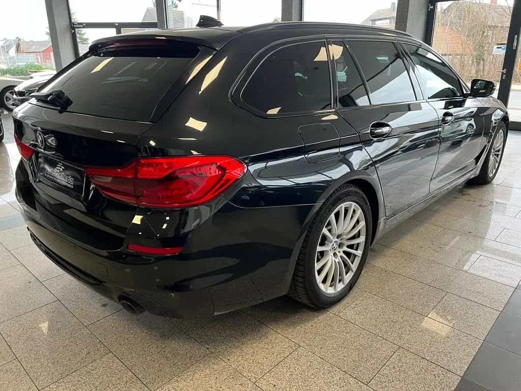 BMW 520 d Sport Line Aut. Pano LED Navi Leder Ambien 07/2018-photo-4
