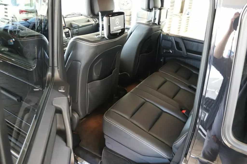 Mercedes-Benz G 350 d Designo Exclusiv Sthz TV Rear Seat Night 07/2017-photo-15