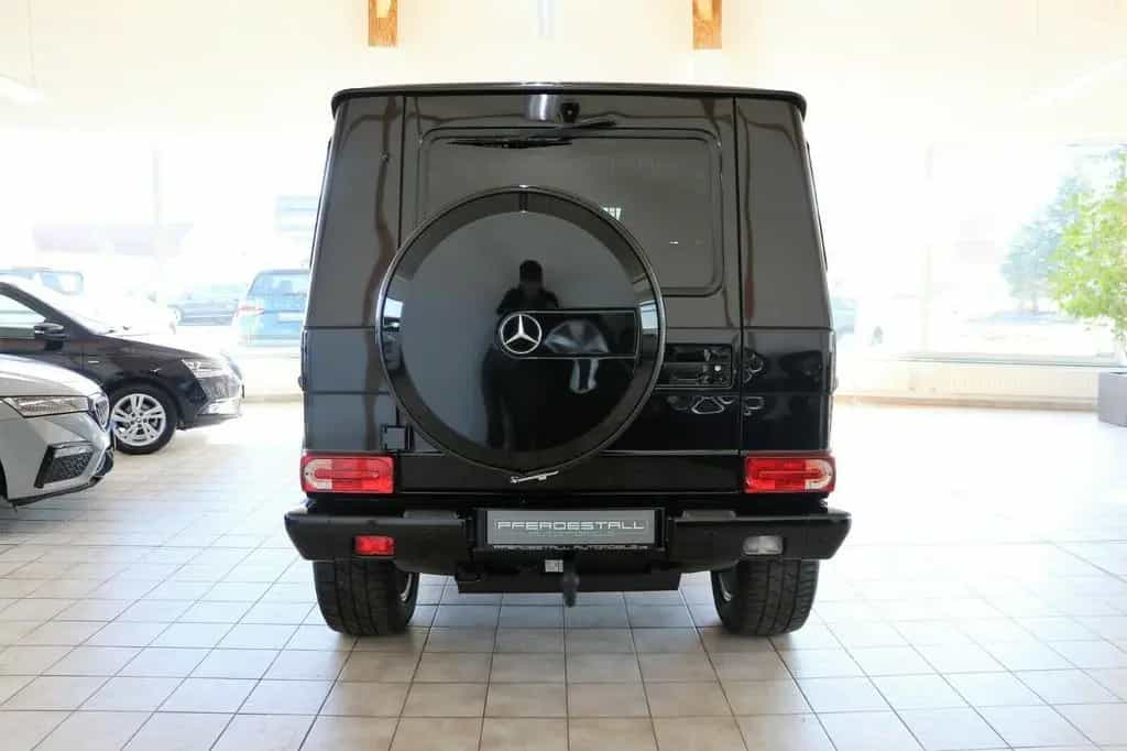 Mercedes-Benz G 350 d Designo Exclusiv Sthz TV Rear Seat Night 07/2017-photo-5