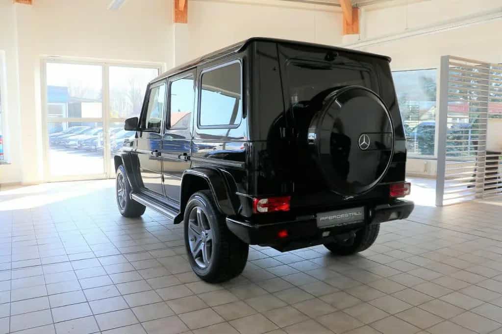 Mercedes-Benz G 350 d Designo Exclusiv Sthz TV Rear Seat Night 07/2017-photo-6