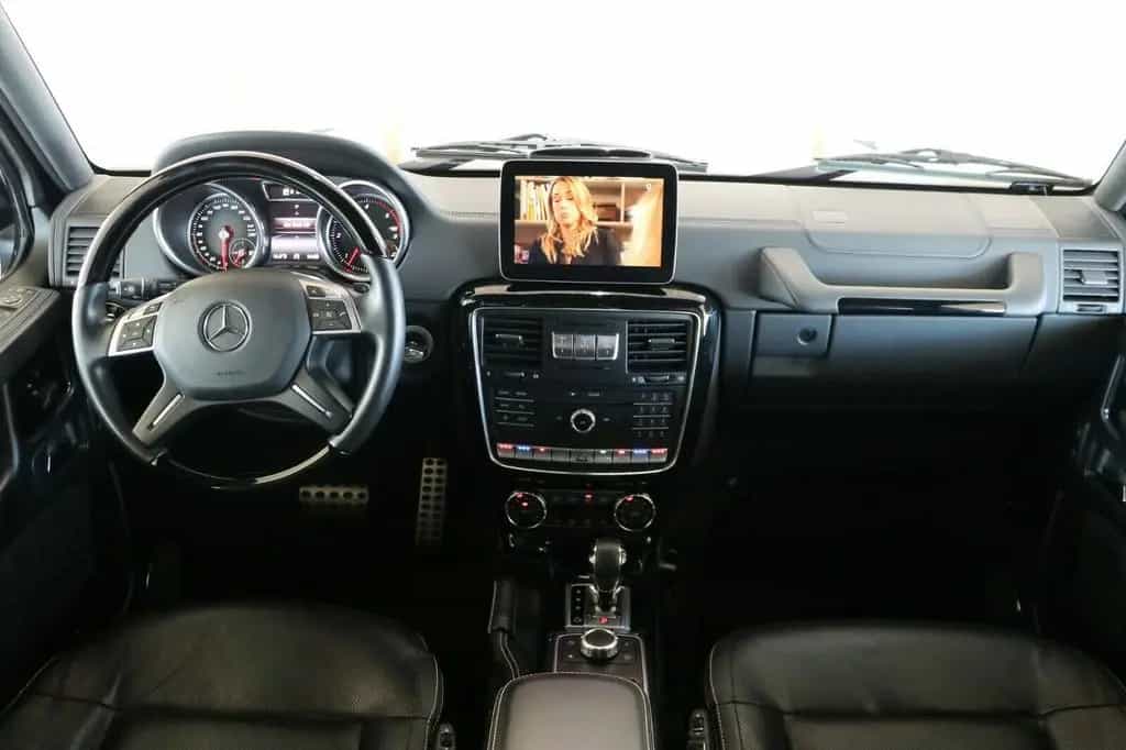 Mercedes-Benz G 350 d Designo Exclusiv Sthz TV Rear Seat Night 07/2017-photo-8