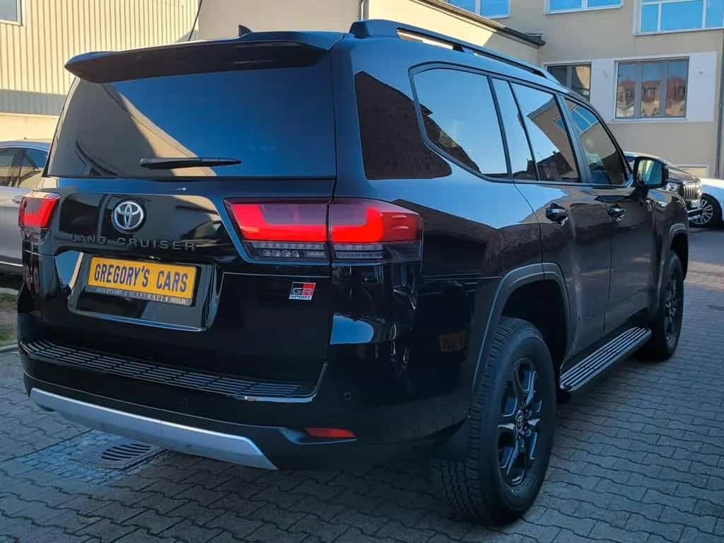 Toyota Land Cruiser LC300 GAZOO Racing+SPORT+NEU+415HP+TWIN+TURBO 07/2023-photo-3