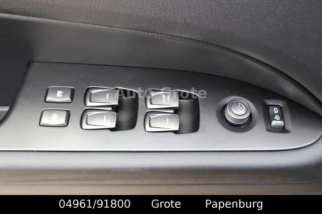 Ssangyong MUSSO Grand MUSSO DK 2,2  AT Quartz 4x4 Digital Tacho null-photo-17