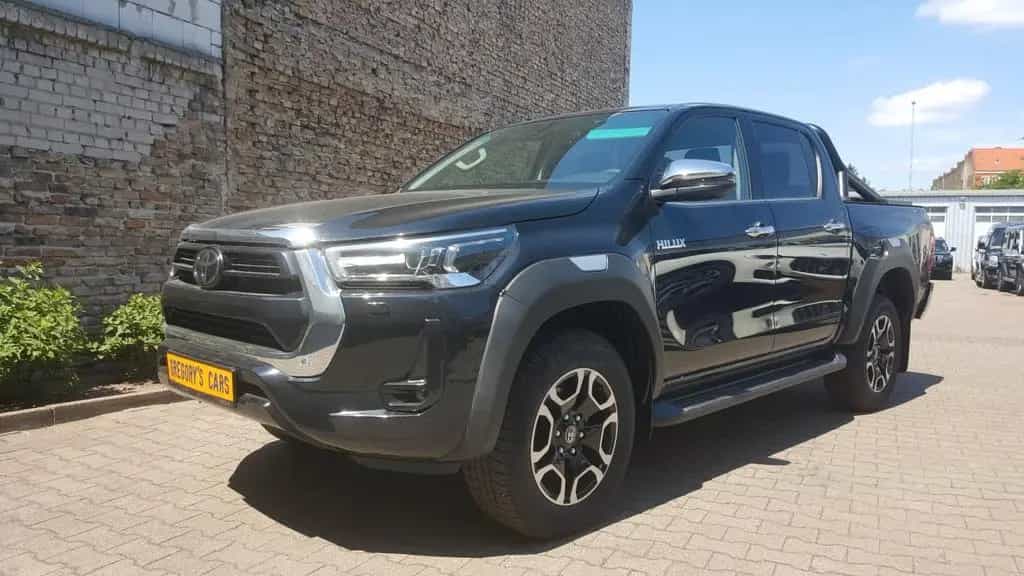 Toyota Hilux Legend NEU+TZ+7870€*EXTRAS+VOLL+EU+204PS 07/2023-photo-2