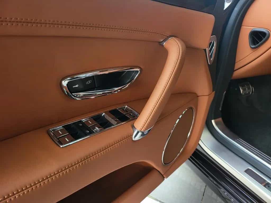 Bentley Flying Spur V8S=528PS+NEW+VOLL+MASSAGE+RARE null-photo-16