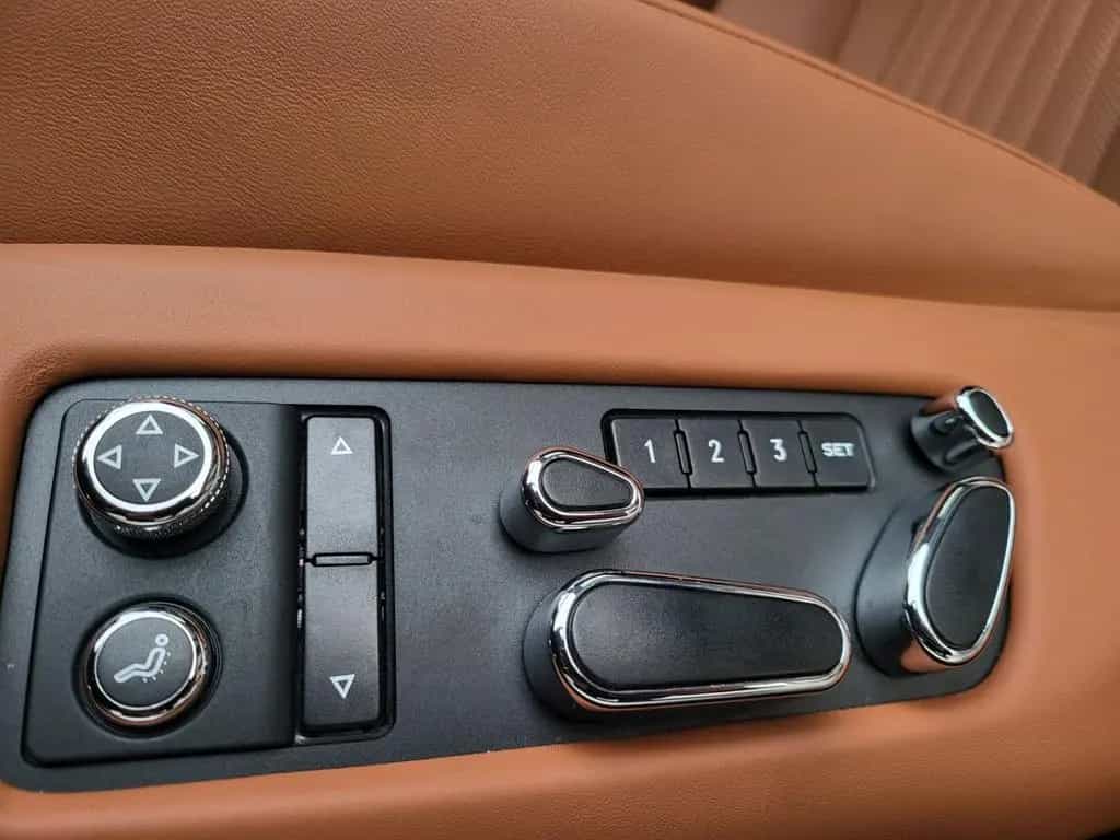 Bentley Flying Spur V8S=528PS+NEW+VOLL+MASSAGE+RARE null-photo-17