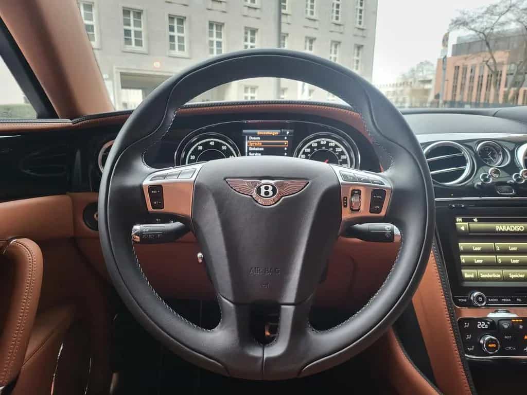Bentley Flying Spur V8S=528PS+NEW+VOLL+MASSAGE+RARE null-photo-18