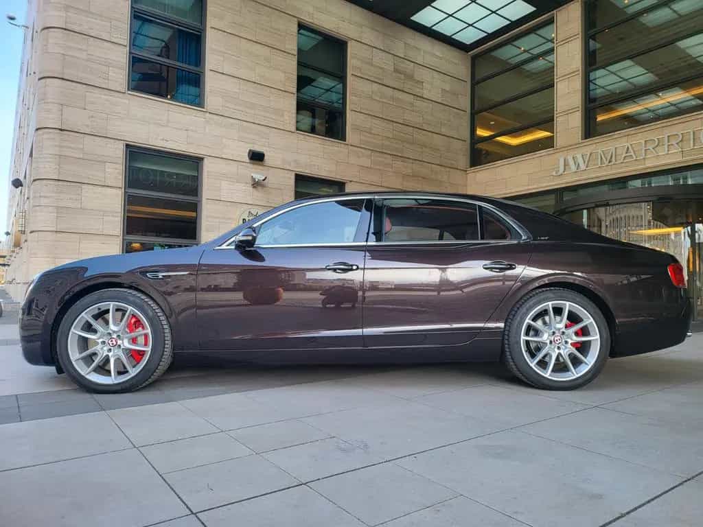 Bentley Flying Spur V8S=528PS+NEW+VOLL+MASSAGE+RARE null-photo-2