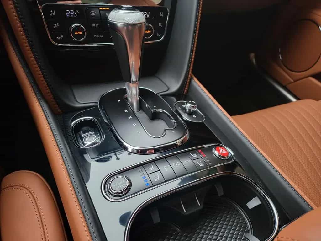 Bentley Flying Spur V8S=528PS+NEW+VOLL+MASSAGE+RARE null-photo-20